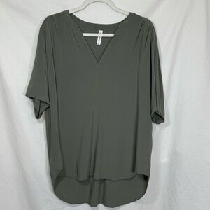 V-Neck Short Sleeve Top Tunic Olive Hi Low Hem, Women’s Large, oversized relaxed